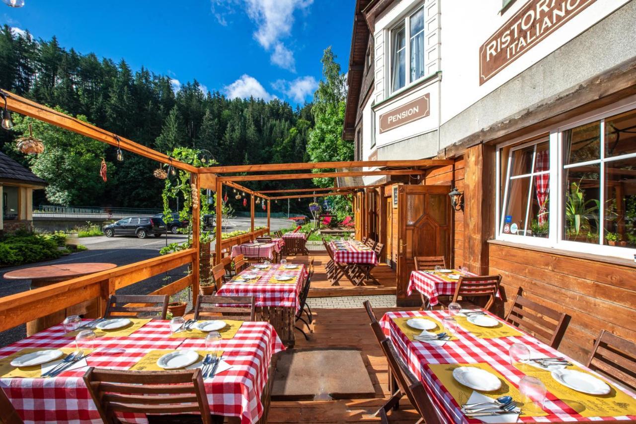 Penzion Sofinata & Pizzeria Шпиндлерув-Млин Экстерьер фото